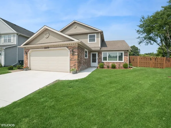 1208 Old Timber Ct, Hoffman Estates, IL 60192