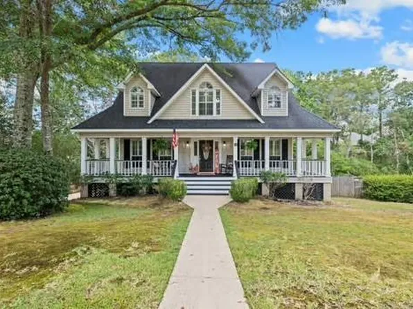1110 Newbury Ln E, Mobile, AL 36695