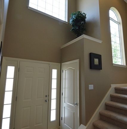 Open Foyer (18'+ ceiling)