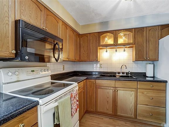 4th image of 753 Clareridge Ln