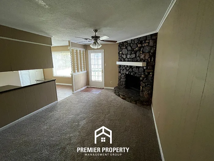 3210 Morningview Dr — Photo 4