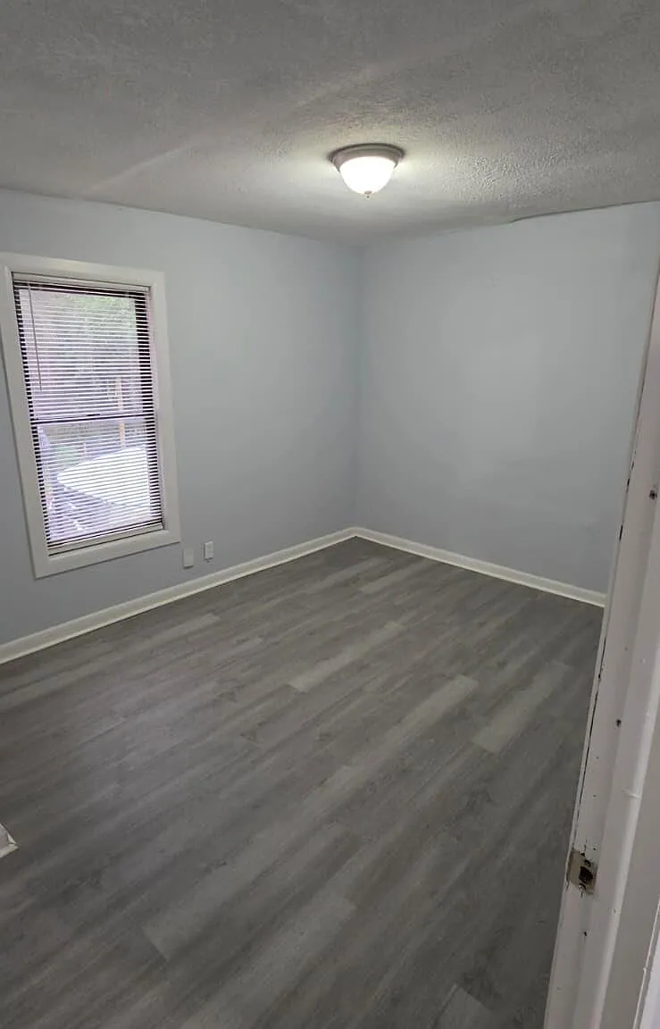 3 bed, 2.0 bath, 900 sqft, $1,200 — Photo 4