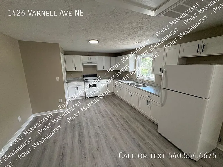 1426 Varnell Ave NE — Photo 2