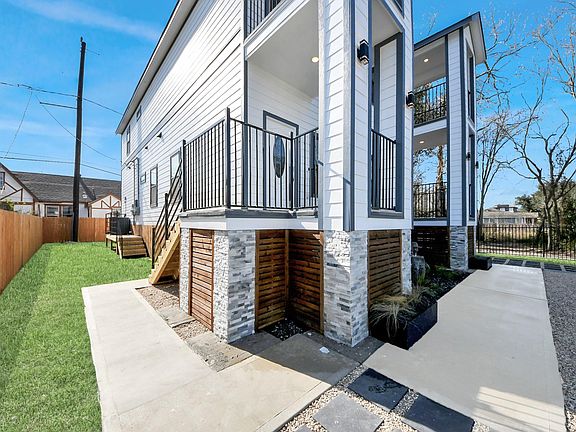 5th image of 5226 Ricky St