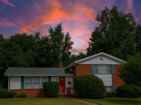 9831 Singleton Dr, Bethesda, MD 20817