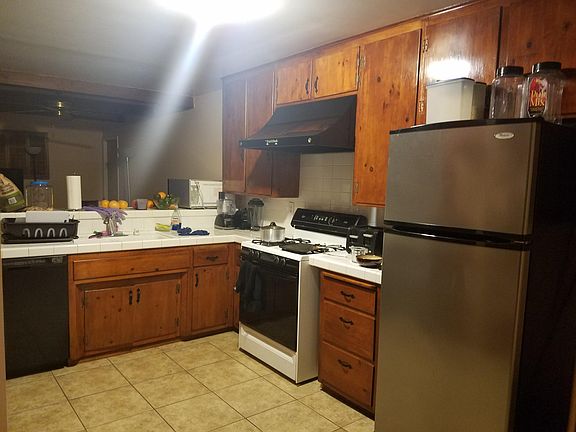 2nd image of 9641 Cedros Ave