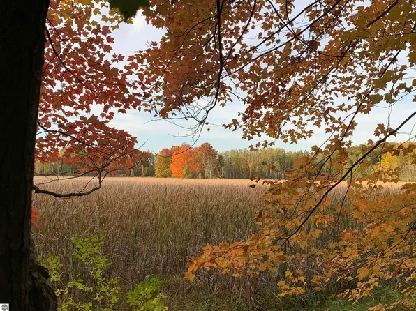 Vl W, Hovey Road Lake, MI 48623