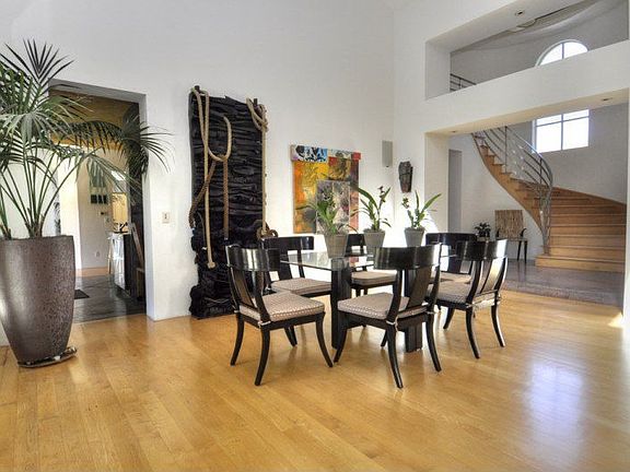 3rd image of 15 Homestead Ct
