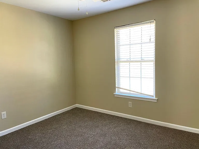 22 William Dr — Photo 9