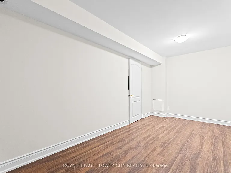87 Tulip Dr — Photo 33