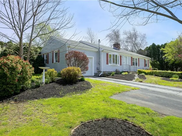 62 Brown Ter, Portsmouth, RI 02871