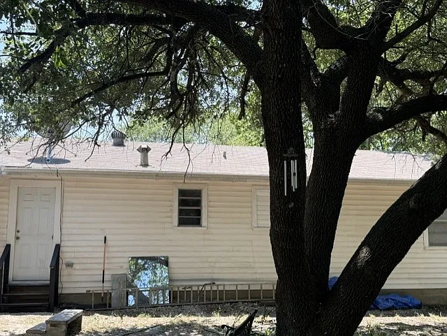 2413 McFarland — Photo 10