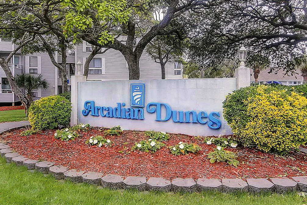 2 bed, 960 sqft, $1,599 — Photo 1