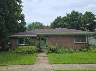 353 1st St, Gaylord, MN 55334