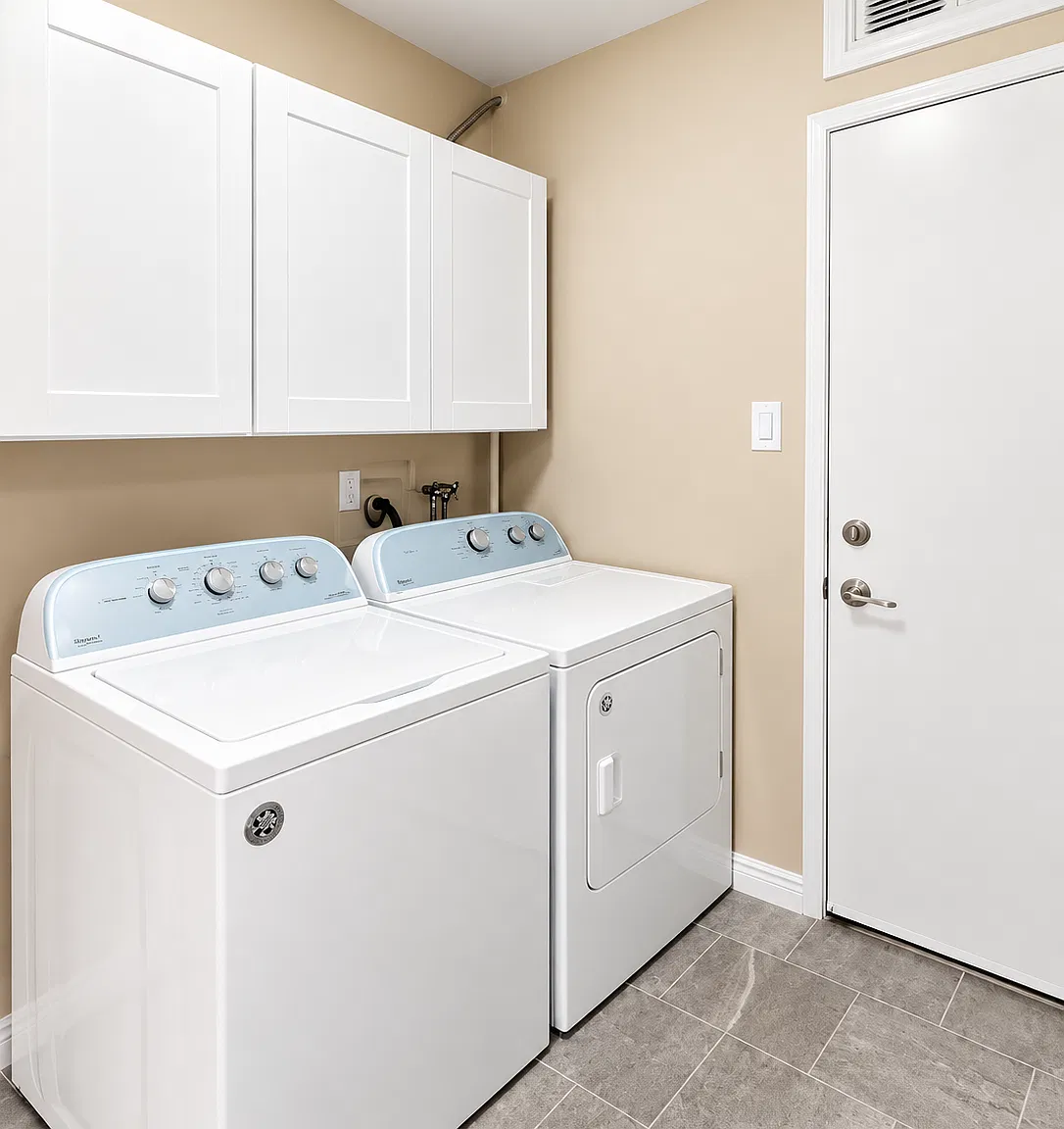 2 bed, 926 sqft, $3,400 — Photo 4