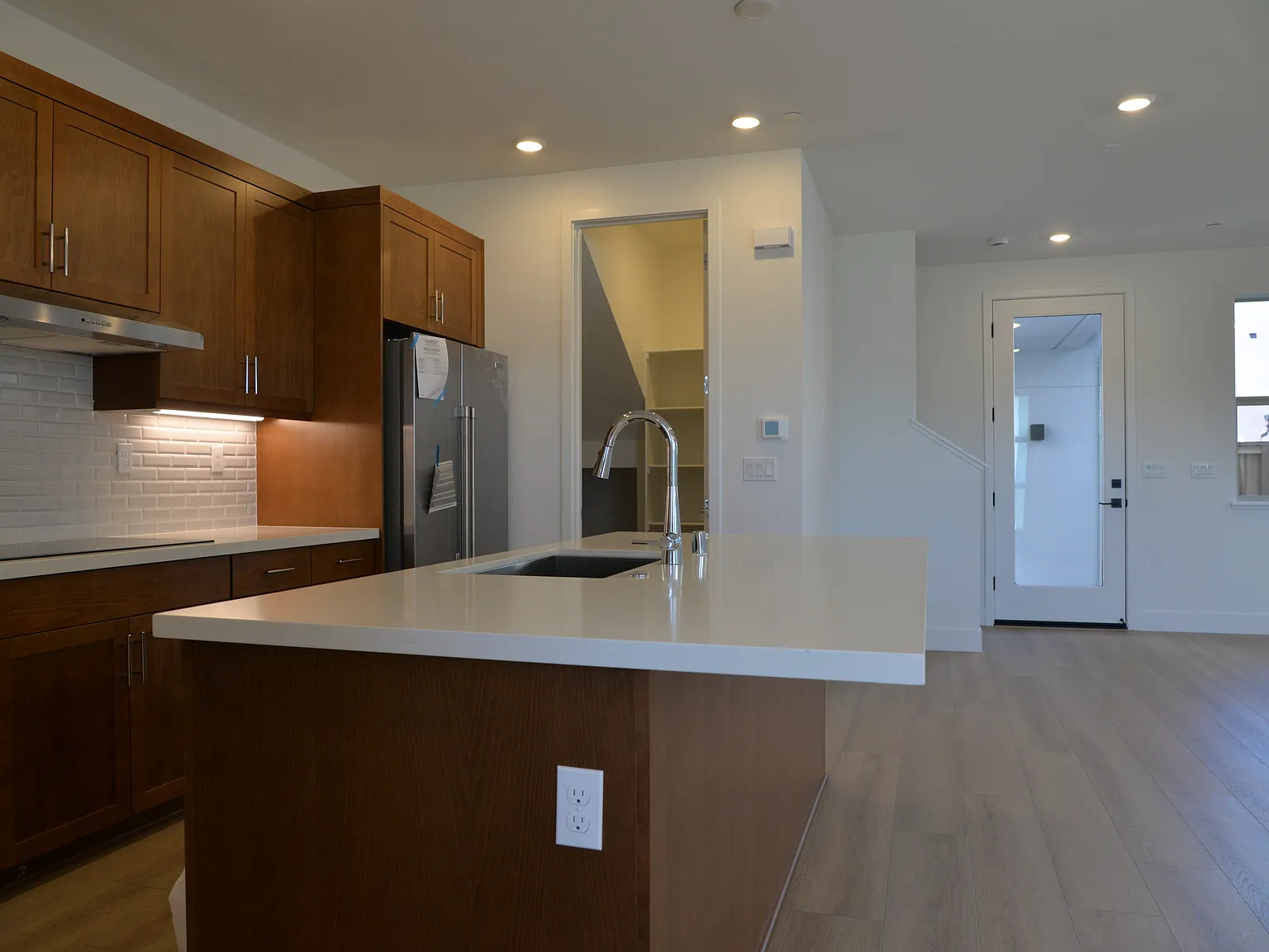3 bed, 2.5 bath, 1993 sqft, $4,950 — Photo 4