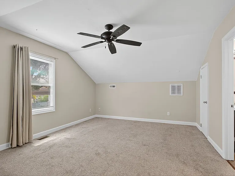 5677 Rushmere Dr — Photo 19