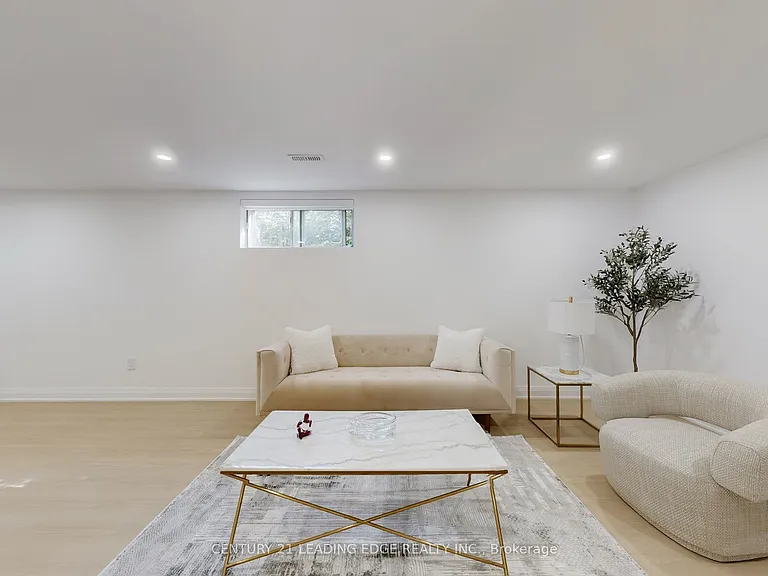 2240 Springfield Ct — Photo 30
