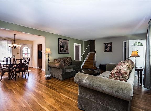 L-shaped open floor plan provides excellent layout