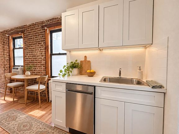 2nd image of 409 W 48th St APT 5FW
