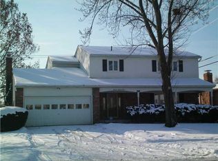 1675 Sandalwood Pl E, Columbus, OH 43229