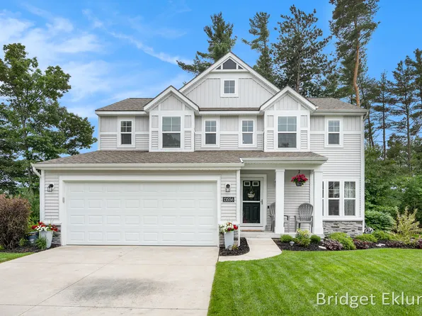 13556 Stafford Dr, Nunica, MI 49448