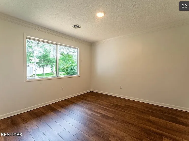 143 Fairhaven Dr — Photo 21