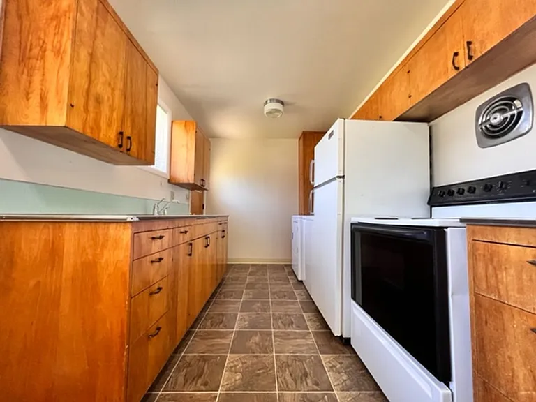 1813 N Harrison Blvd — Photo 6