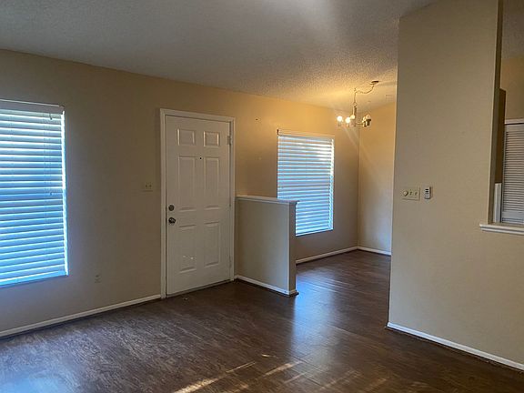4th image of 1016 Wainright Dr