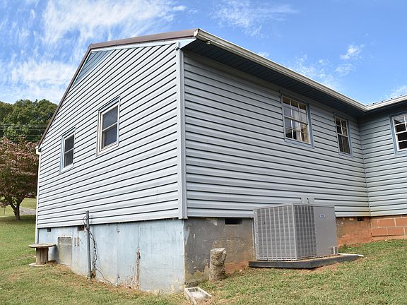 4th image of 910 Lloyd St