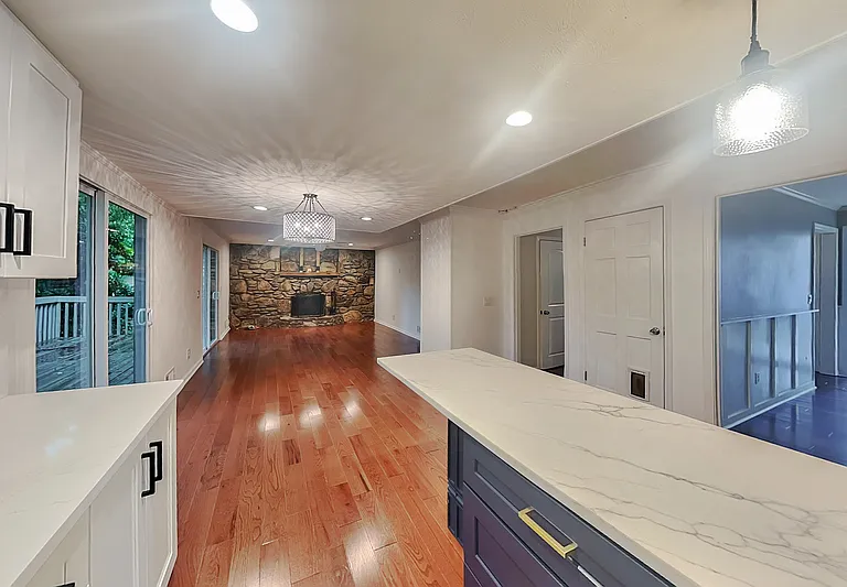 4623 Huntridge Dr NE — Photo 5