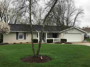 11139 Shoreline Dr, Leo, IN