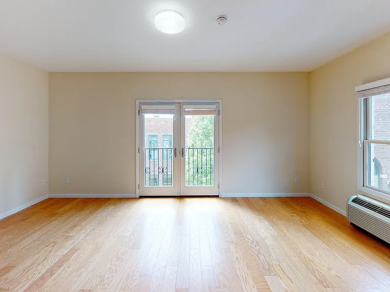 285 Golden Hill St — Photo 13