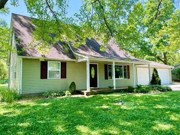 168 SW Hills Dr, Valparaiso, IN 46385