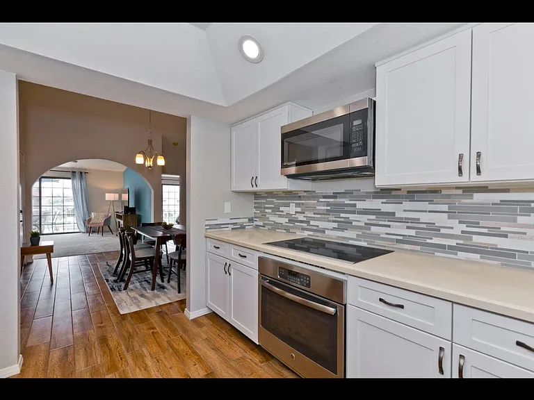 505 S Farrell Dr #S118 — Photo 2