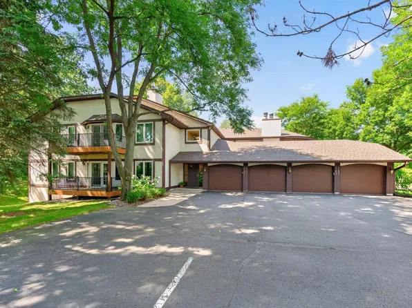 15695 Sussex Dr, Minnetonka, MN 55345
