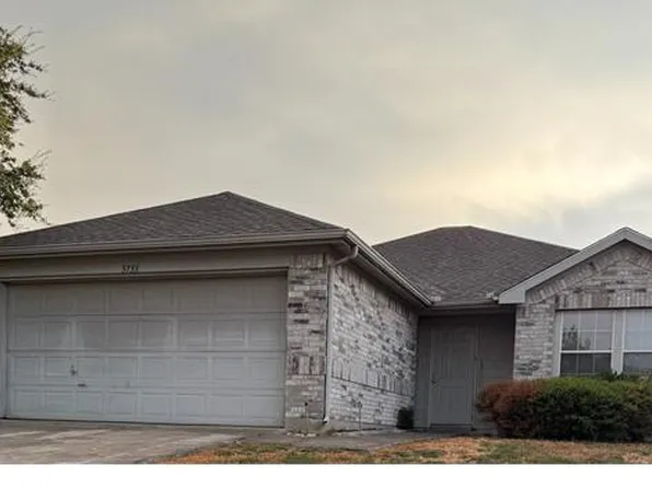 5733 Goldeneye Ln #1, Dallas, TX 75249