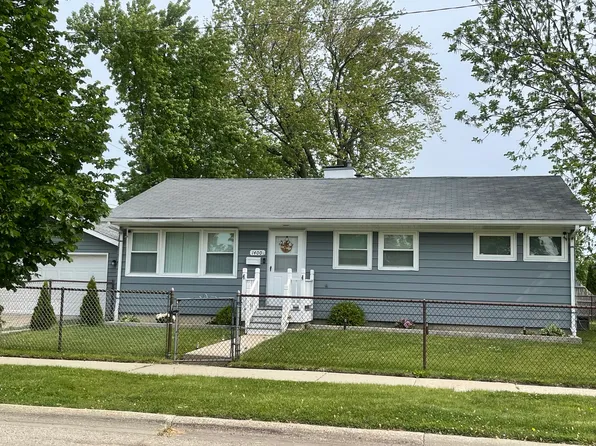 1400 Westmoreland Ave, Waukegan, IL 60085