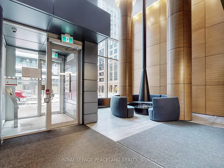 68 Shuter St #1810 — Photo 32