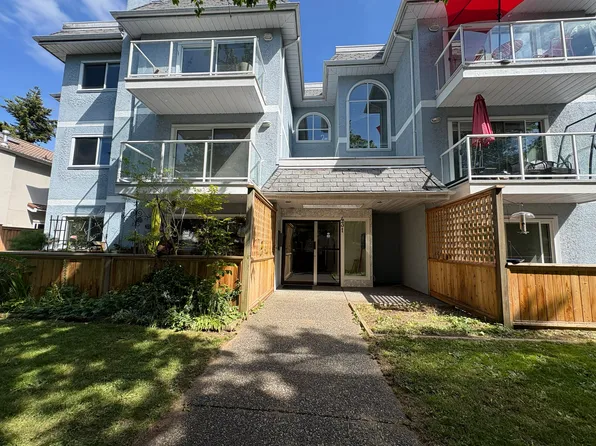 431 E 44th Ave #302, Vancouver, BC V5W 1W2