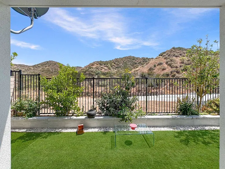 19206 Blackthorn Dr — Photo 46