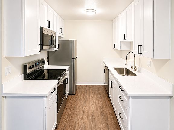 2nd image of 321 Poppy Rd #311