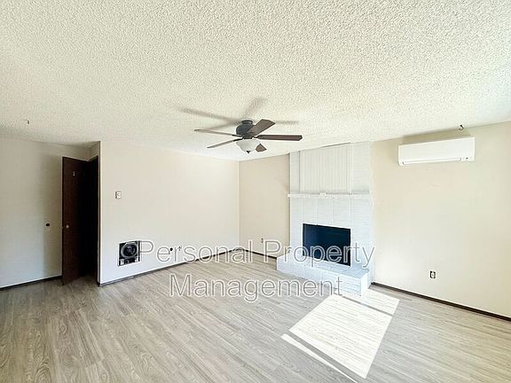 4th image of 914 NE 141st Ave
