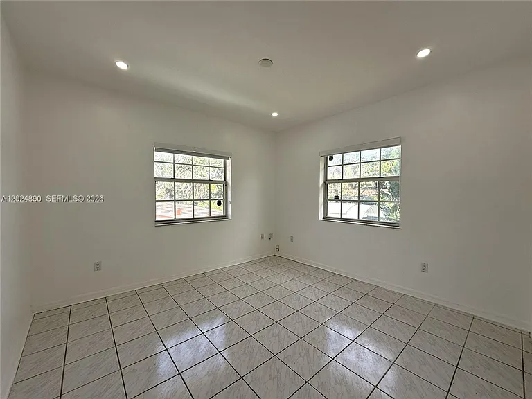 502 Madeira Ave #A — Photo 11
