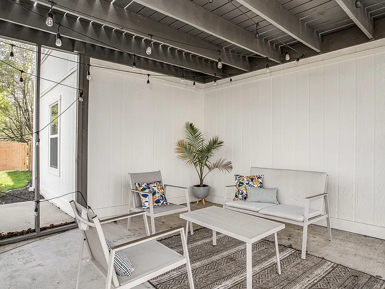 101 SW View High Dr — Photo 12