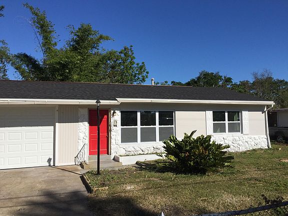 2nd image of 162 Roosevelt St