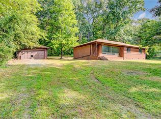 825 Edgemont Rd, Greensboro, NC 27406