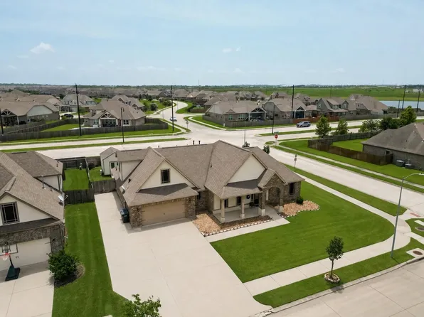 14063 Belmont Cir, Mont Belvieu, TX 77523