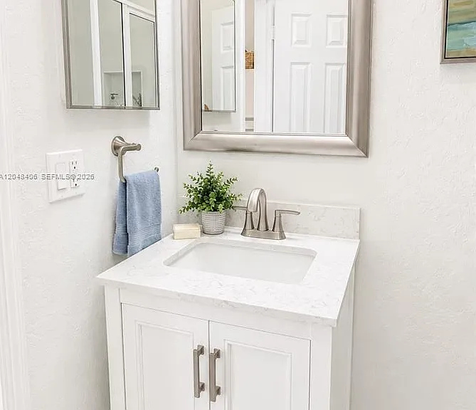1012 NE 17th Ct #2 — Photo 6