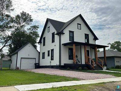 406 S High St, Menno, SD, 57045